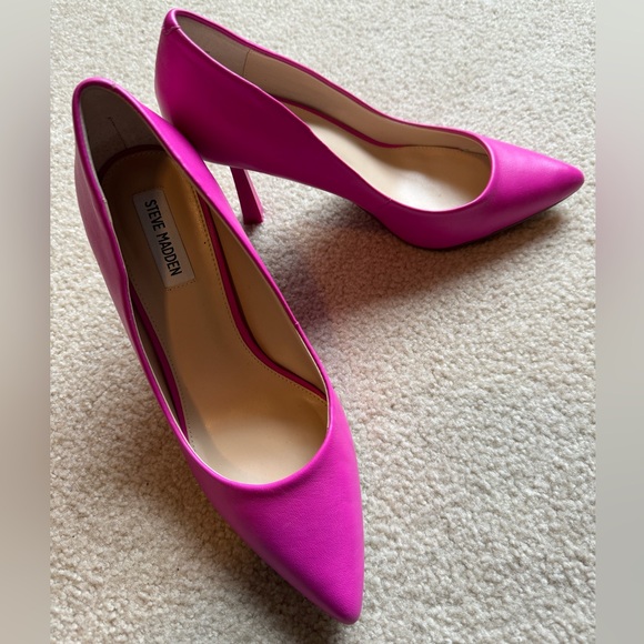 Hot Pink Steve Madden Heels - Picture 1 of 3